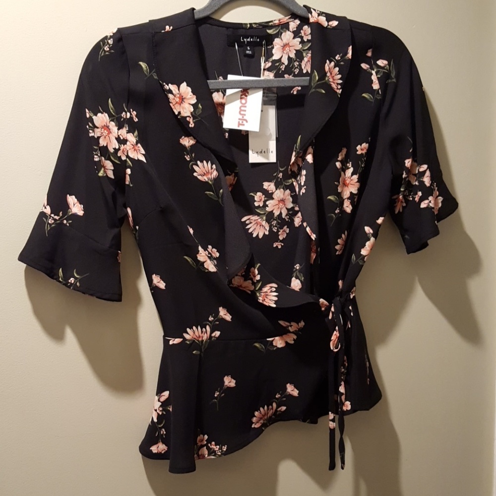 Cute Black Flora tie top